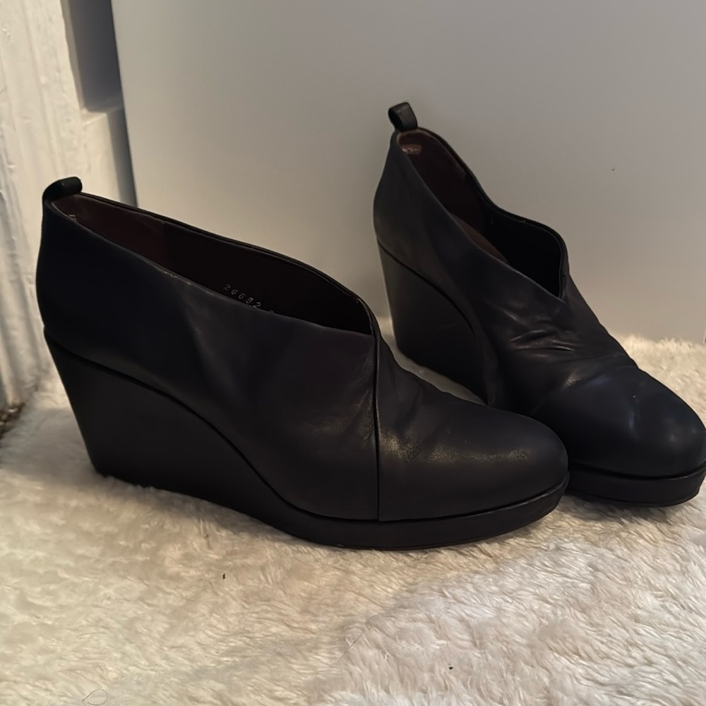 Coclico Leather Wedges